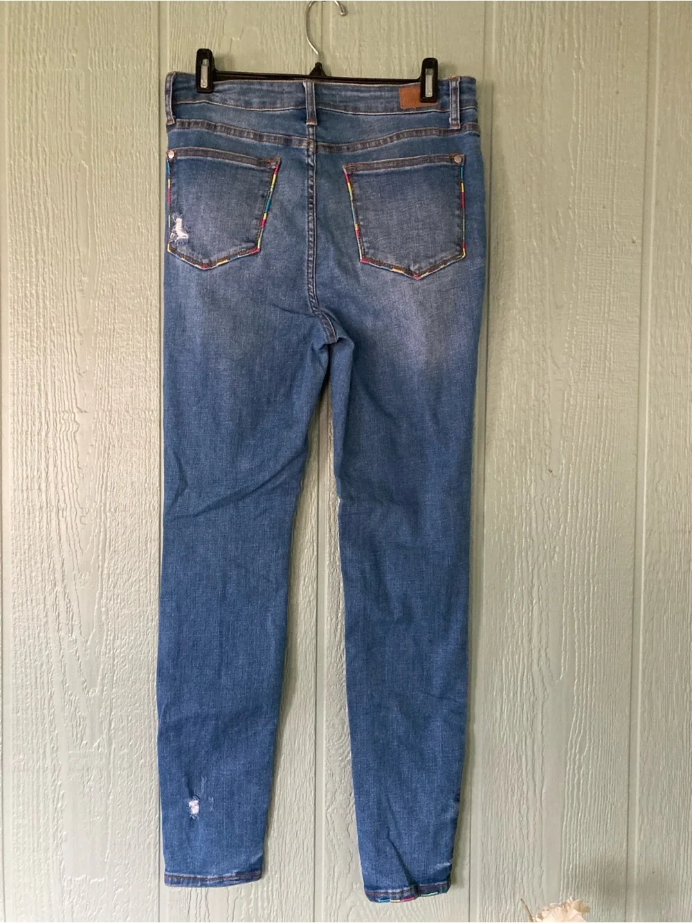 Judy Blue Size Jr. 7 medium wash distressed skinny fit stitch accent jeans